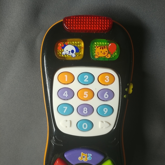 VTech Click & Count Remote Sounds Music & Lights Up Toy - Picture 3 of 15